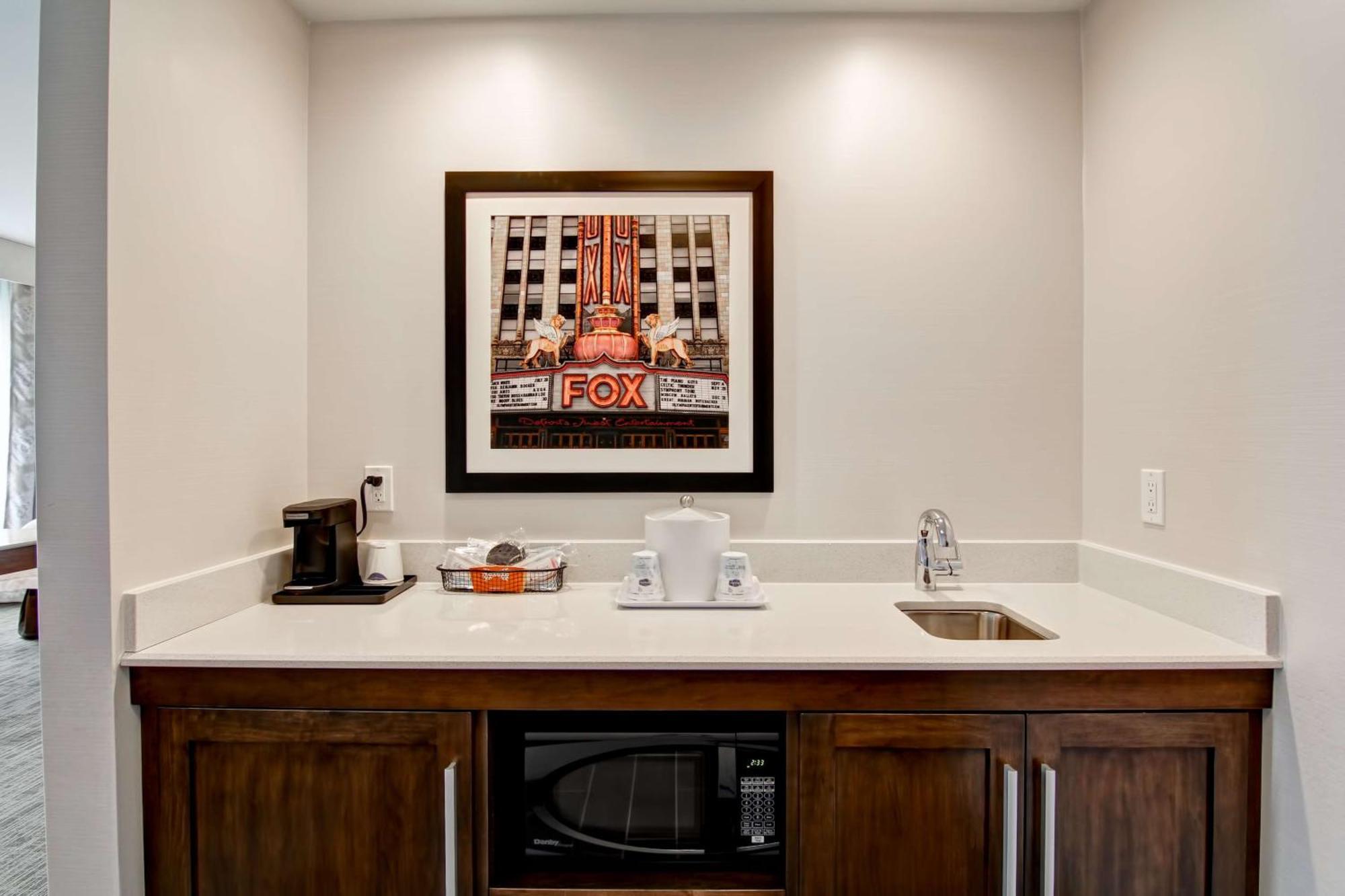 Hampton Inn&Suites Detroit/Troy Clawson Extérieur photo