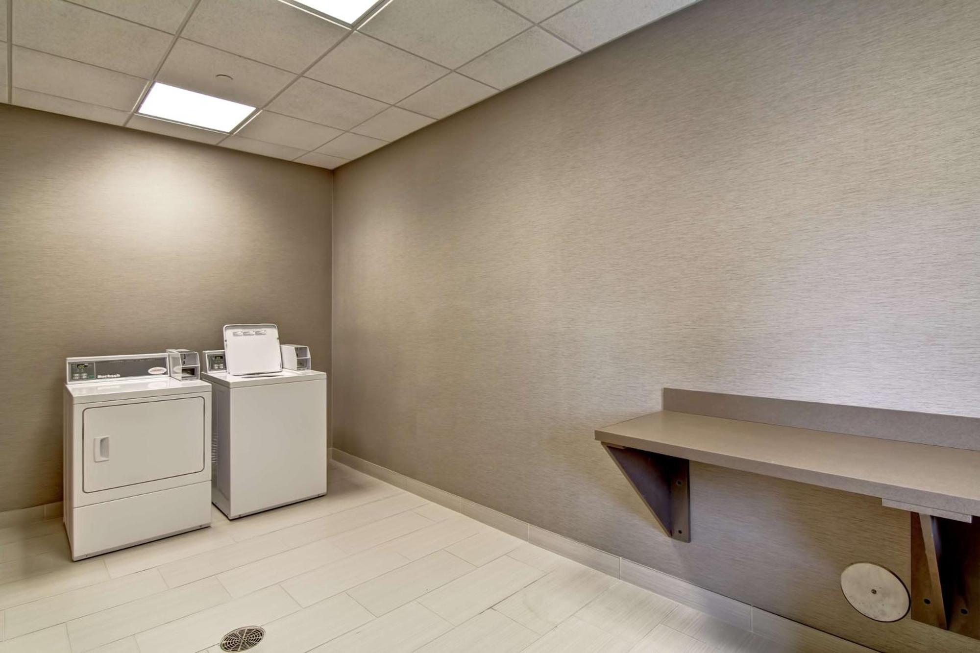 Hampton Inn&Suites Detroit/Troy Clawson Extérieur photo